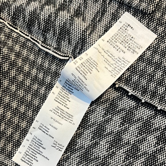 Black and White Patterned Sweater - Picture 8 of 10